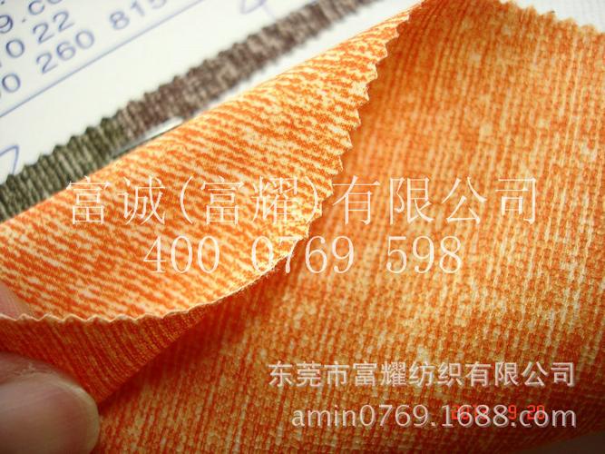 仿牛仔布紋數(shù)碼印花酷絲棉系列面料 春亞紡滌綸化纖復(fù)合布的產(chǎn)品魅力解析